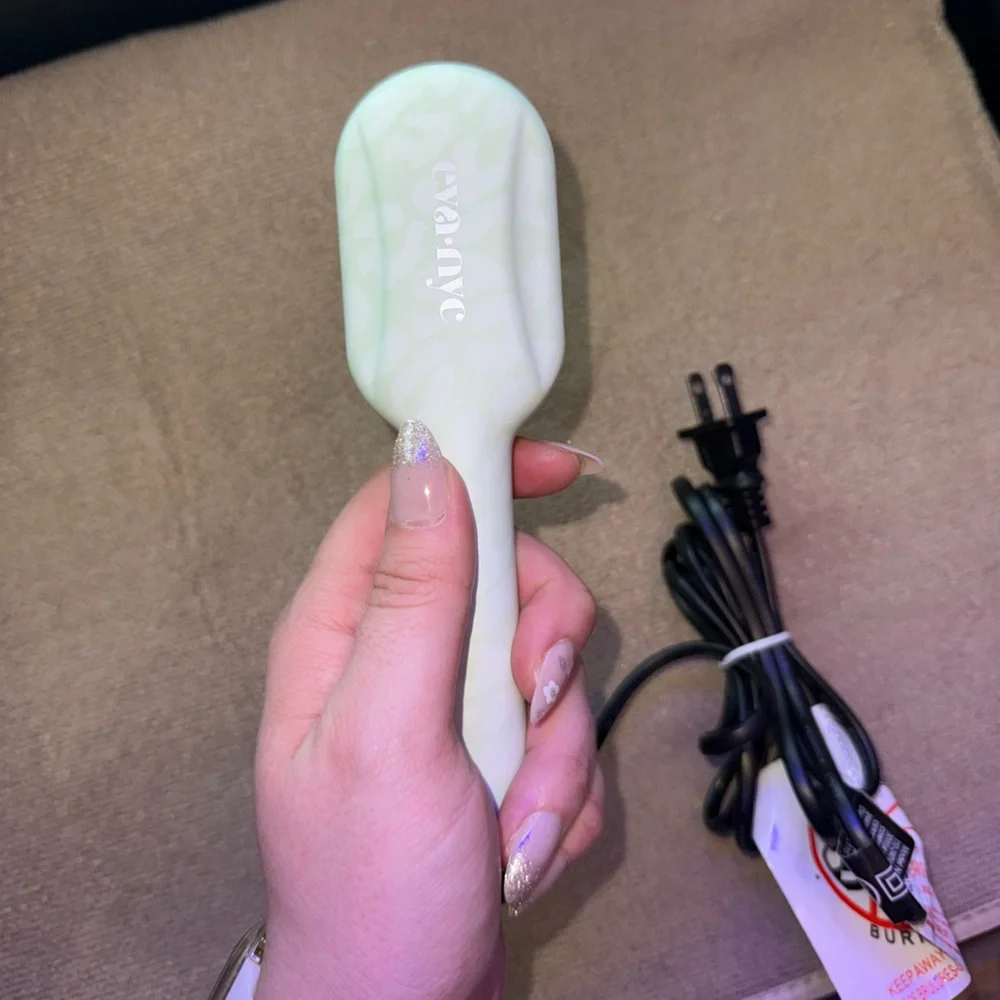 Eva NYC Mint green leopard mini heated Hair Brush